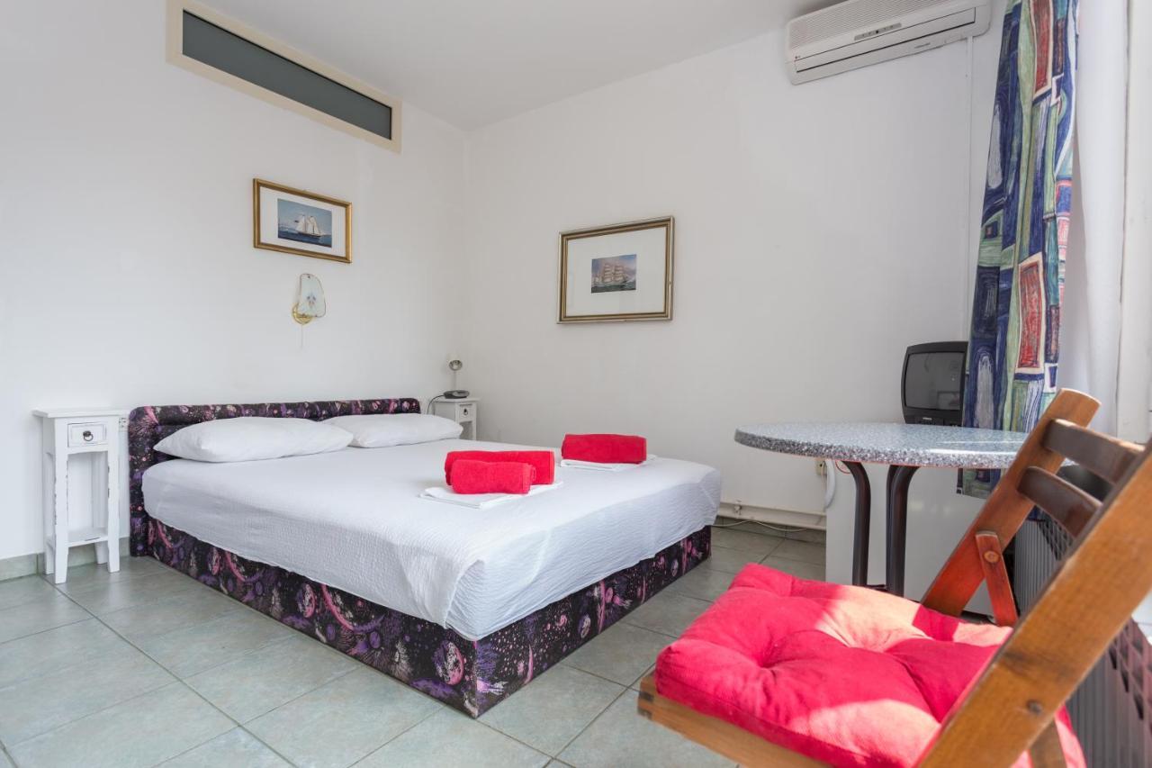 Lussino Accommodation Mali Losinj Exterior photo