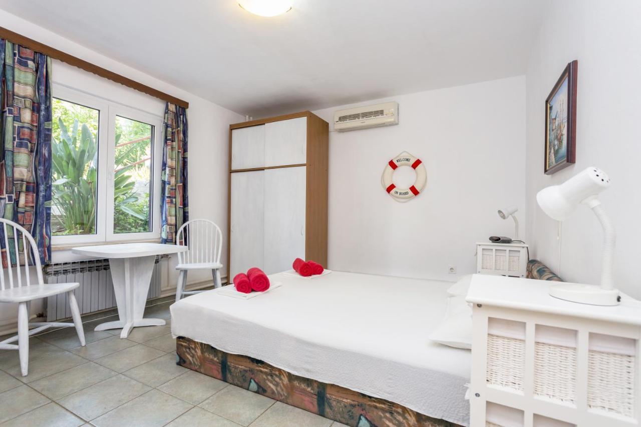 Lussino Accommodation Mali Losinj Exterior photo