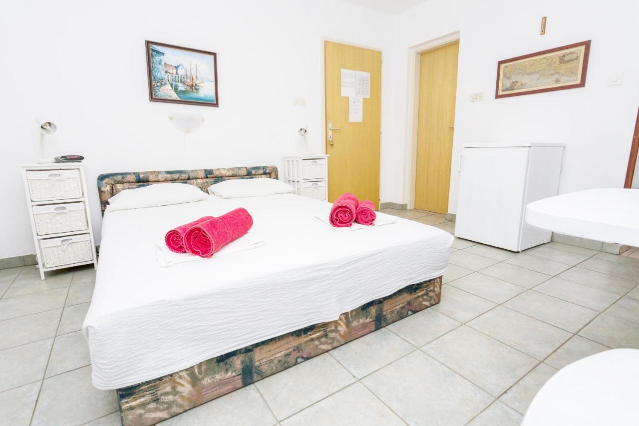 Lussino Accommodation Mali Losinj Exterior photo