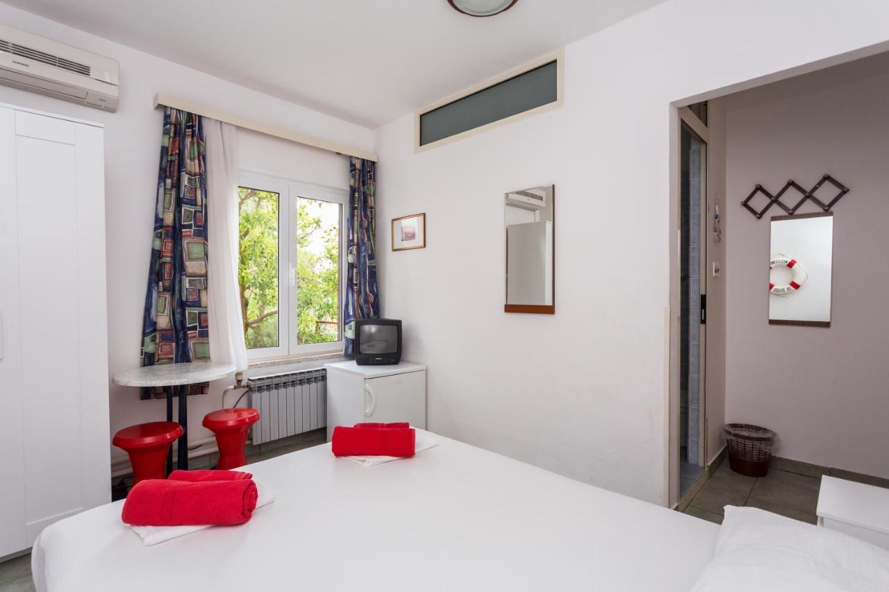Lussino Accommodation Mali Losinj Exterior photo